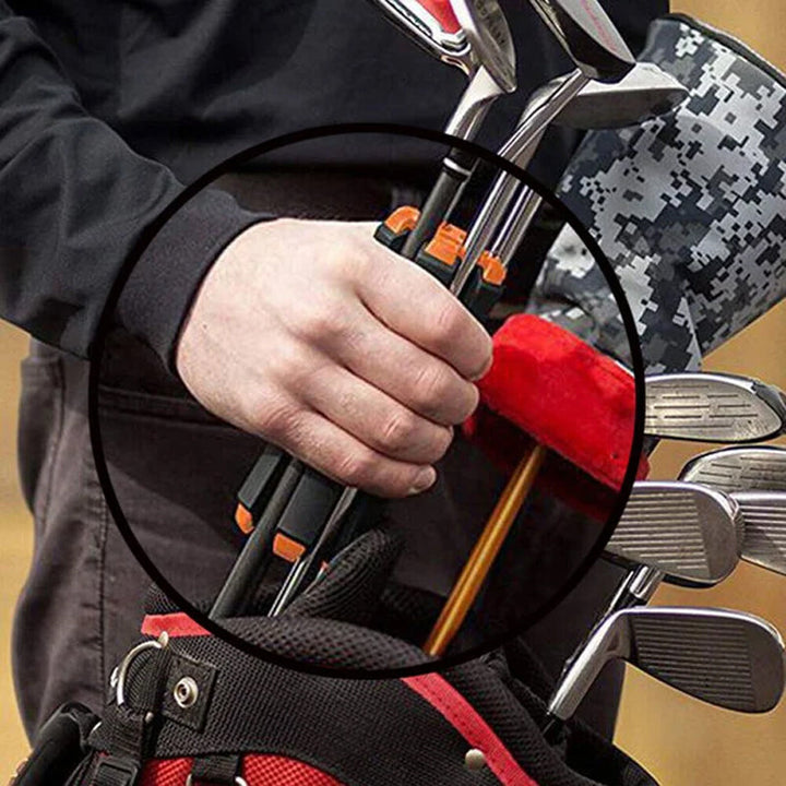 "Bärbar golfklubbhållare i svart-orange för driver och putter, kompakt design med magnetisk bollmarkör."