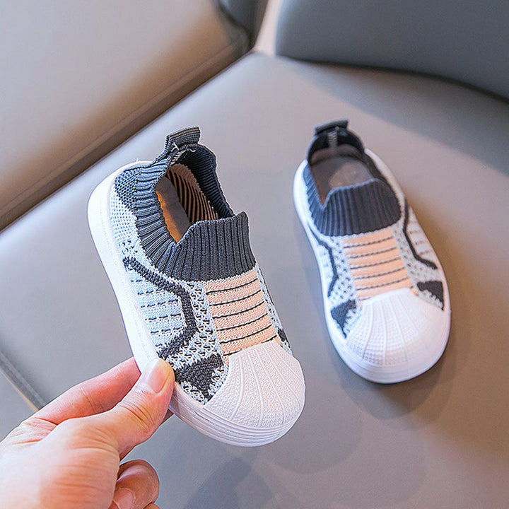 "Barn slip-on sneakers i mesh, halkfria och stretchiga, lätt andningsbart tyg, elastisk öppning, flera färger"