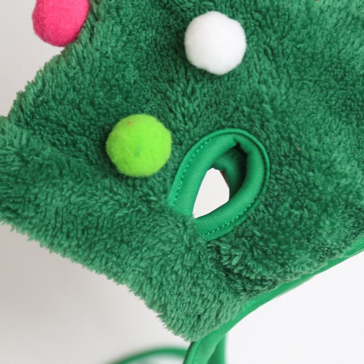 Bedårande julkläder för husdjur med röd mössa och grön dregglis i mjuk polyester, perfekt för festliga tillfällen.