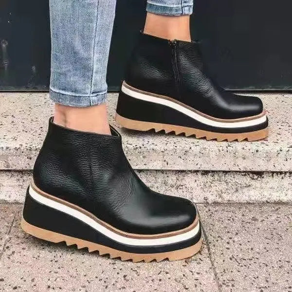 Bruna höststövlar för kvinnor, med trendig design och säker halkfri sula, idealiska för dammode.