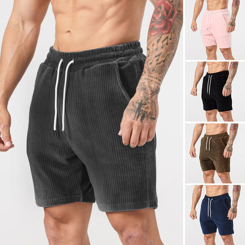 "Beige corduroy herrshorts med dragsko, avslappnad passform; mjuk bomullsmanchester perfekt för sommarutflykter."