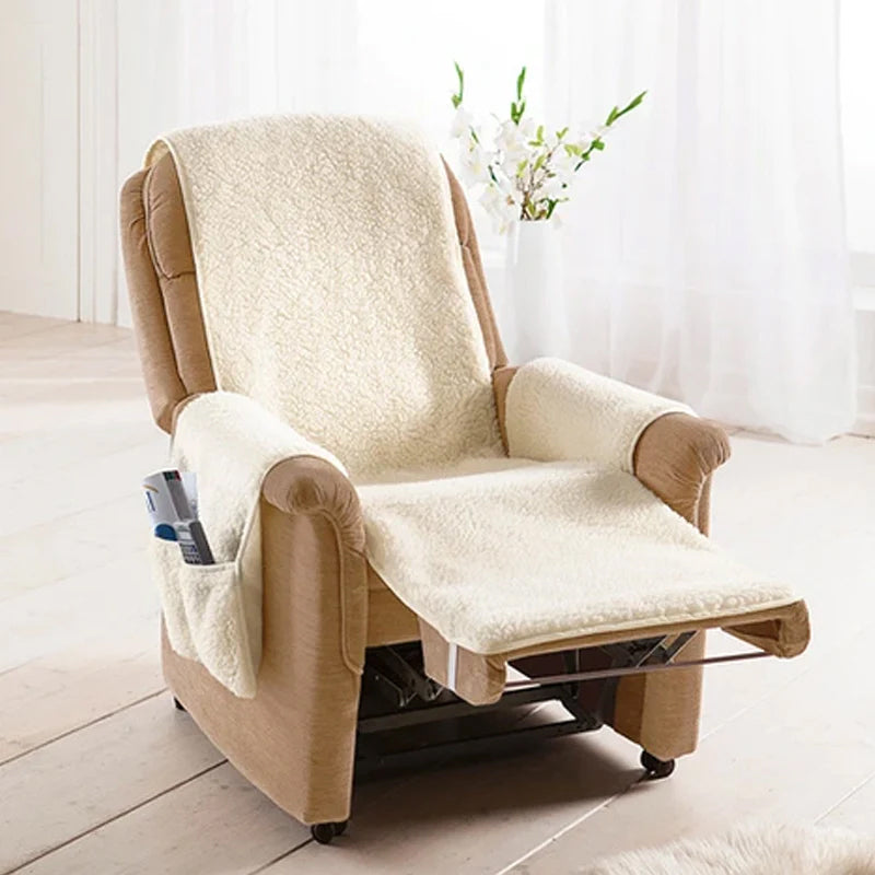 "Beige fleece vilstolsöverdrag med fickor, täcker hela stolen, skyddar mot fläckar, djurhår och spill, hem & inredning."