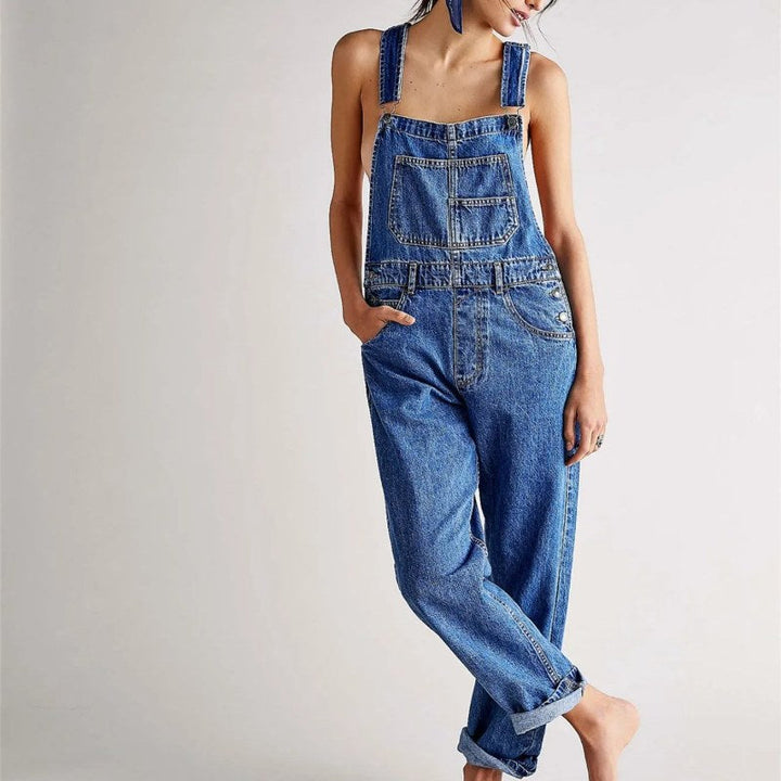 Bekväm damoverall med justerbara band, perfekt för en ledig sommarlook.