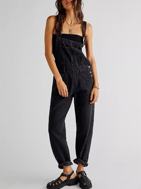 Fashionabel damjumpsuit med justerbara band och lös passform. En trendig damoverall.