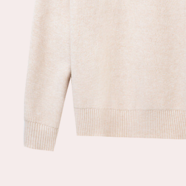 Stilren blommig damtröja för kvinnor. Långärmad stickad pullover i crewneck-design, idealisk för vintern.