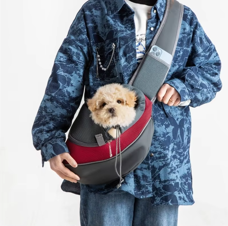 Bekväm hund- & kattväska för axeln, perfekt för små hundar och katter under bilresor.