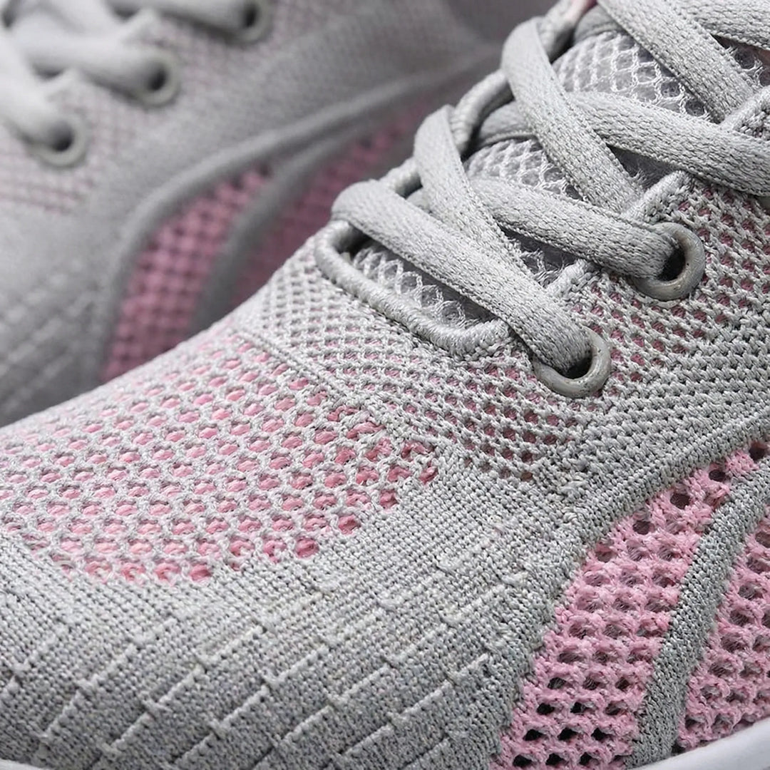 Gina dam sneakers med lätt vaddering som ger utmärkt stöd & komfort. Idealiska bekväma vardags- & promenadskor.