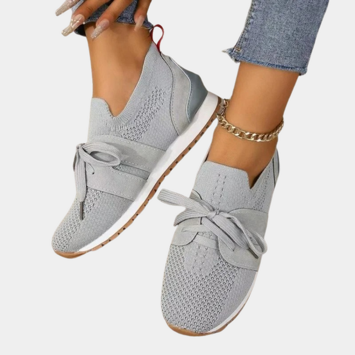 Bekväma damsneakers Nova med ortopediskt stöd för hela dagen. Perfekta stiliga vardags- och promenadskor för dam.