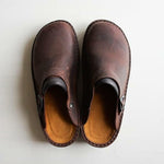 mörkbrun