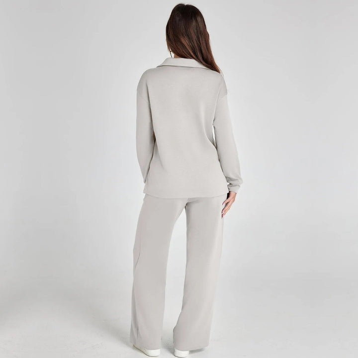 Rymligt dam loungewear-set Gabriella med vida ben, stilrent och komfortabelt.