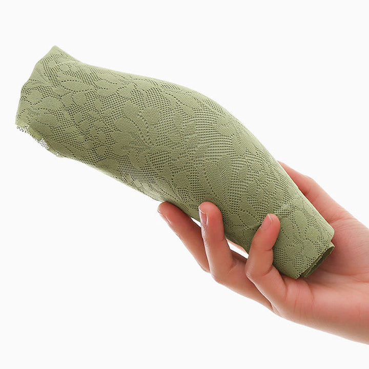 "BH med spets och framknäppning, full täckning, andningsbart tyg för komfort och stöd, elegant design för lingerie."