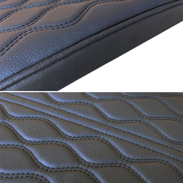 "Bil memory foam armstödslåda i elegant svart mikrofiberläder, stilrent designad för komfort och skydd mot smuts och slitning
