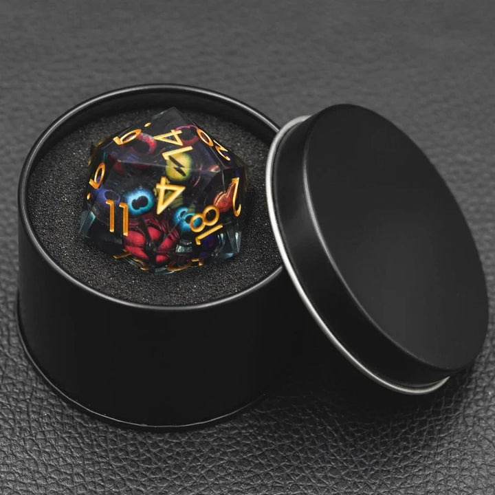 Unika flytande D20 harts tärningar med öga, perfekt speltillbehör & samlarobjekt för rollspel.