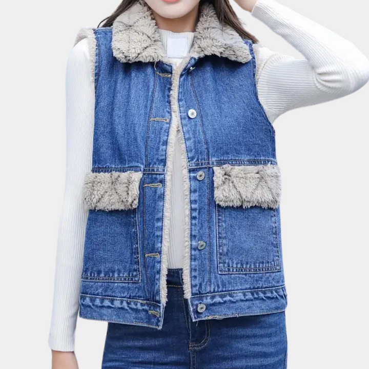 Blå stilren damväst för hösten, perfekt lagerplagg. Håller dig varm och trendig i höstmode.