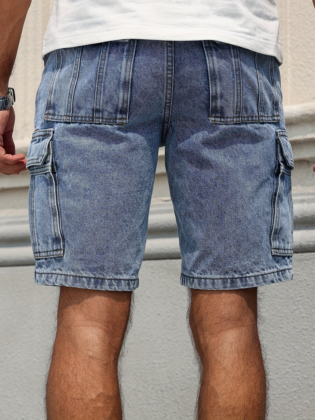 Bekväma Urban Denim herrshorts i klassisk blå färg, med praktiska fickor för fritid och avslappnad stil.