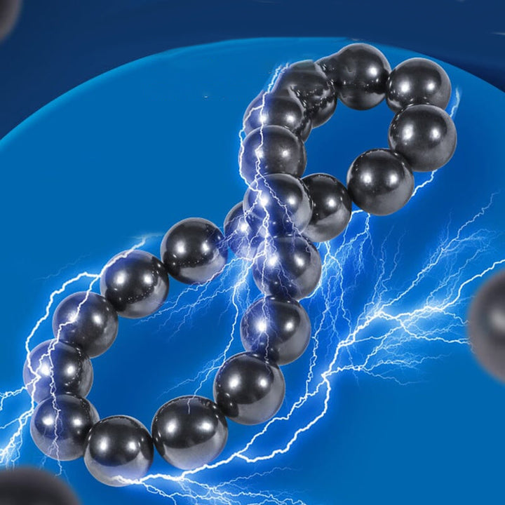 "Blå magnetiska schackpjäser för barn, ergonomiska och släta, perfekta för strategisk lek och kognitiv utveckling."