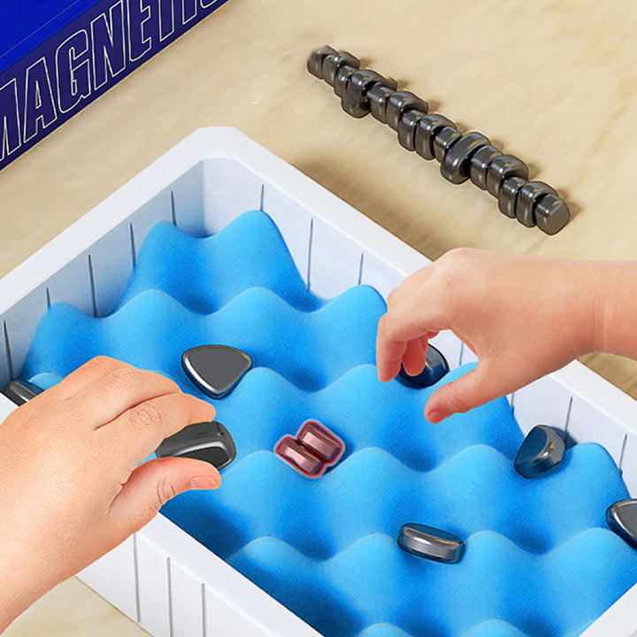 "Blå magnetiska schackpjäser för barn, ergonomiska och släta, perfekta för strategisk lek och kognitiv utveckling."