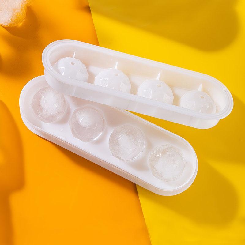 "Blå sfärisk iskubsform i plast för perfekta isbollar, kylning av drycker och efterrätter."