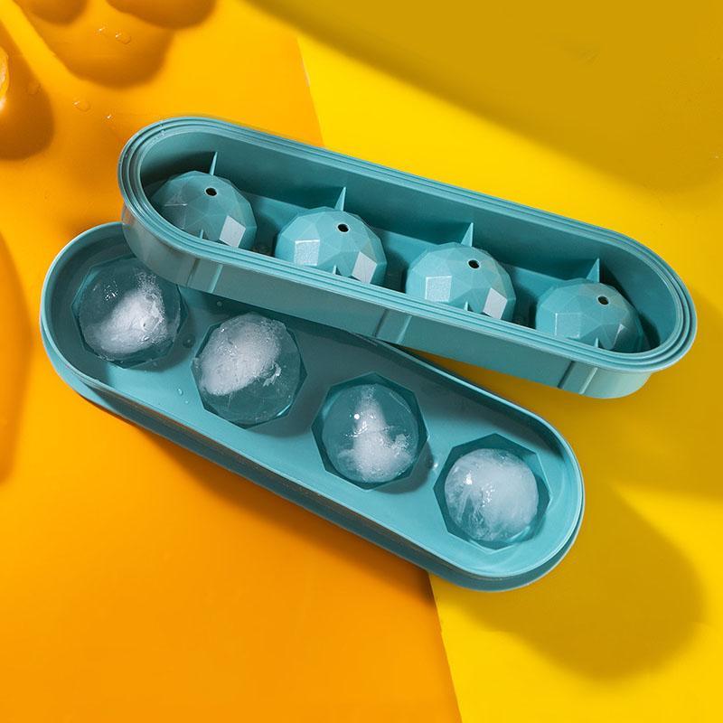 "Blå sfärisk iskubsform i plast för perfekta isbollar, kylning av drycker och efterrätter."