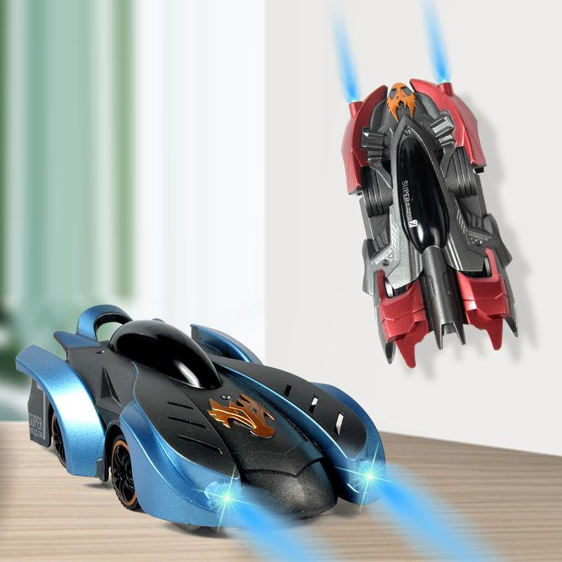 "Blå väggklättrande RC-stuntbil för barn, kör upp och ner, perfekt för äventyr på alla ytor med lång batteritid."