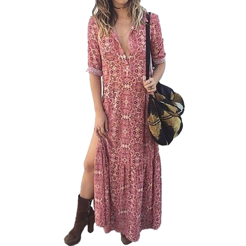 "Blommig Boho maxiklänning med V-hals och halvhylsor, mjölksilkesmaterial, perfekt för sommarens eleganta och lediga look."