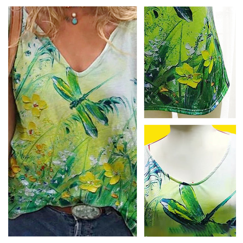 "Blommig V-ringad dam t-shirt i mjuk bomullsblandning med blomsterprint, kortärmad och modern design för vardagsbruk."