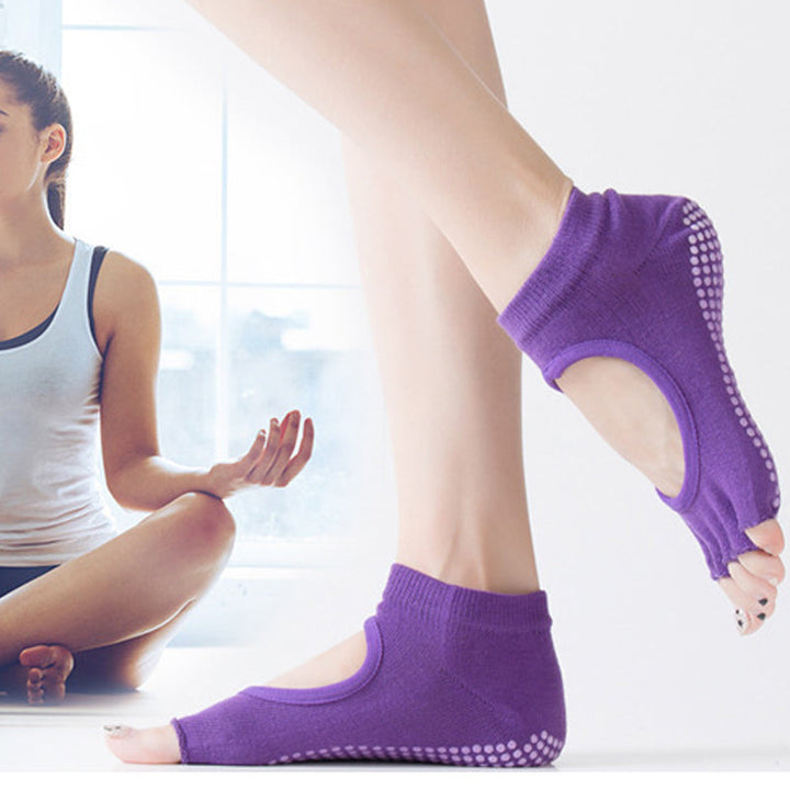 "Bomull yogastrumpor med anti-halk PVC-granulat, svart färg, ergonomisk design för stabil practice, storlek för vuxna."