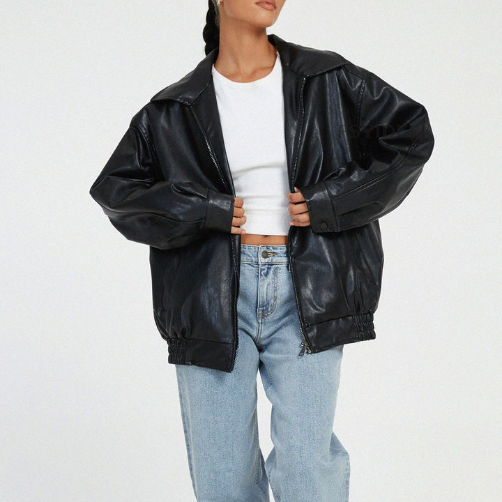 Svart avslappnad höstjacka för kvinnor, modern design för stilren vardagslook.