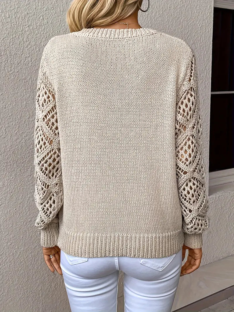 Celina damtröja, en modern stickad favorit för hösten och vintern, kombinerar stil med hög komfort.