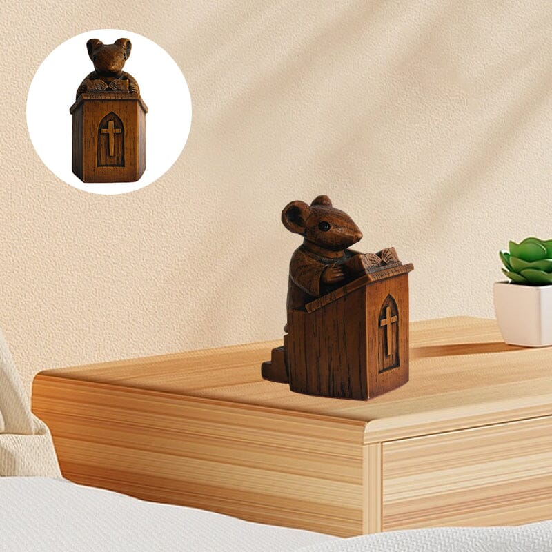 "Charmig kyrkomusdekoration i harts, prästerlig gestalt med bok, perfekt för unik heminredning; bedårande design."