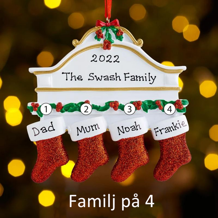 "Charmigt julhänge i harts, 7x9cm, perfekt för personliga julprydnader för hela familjen i granen."