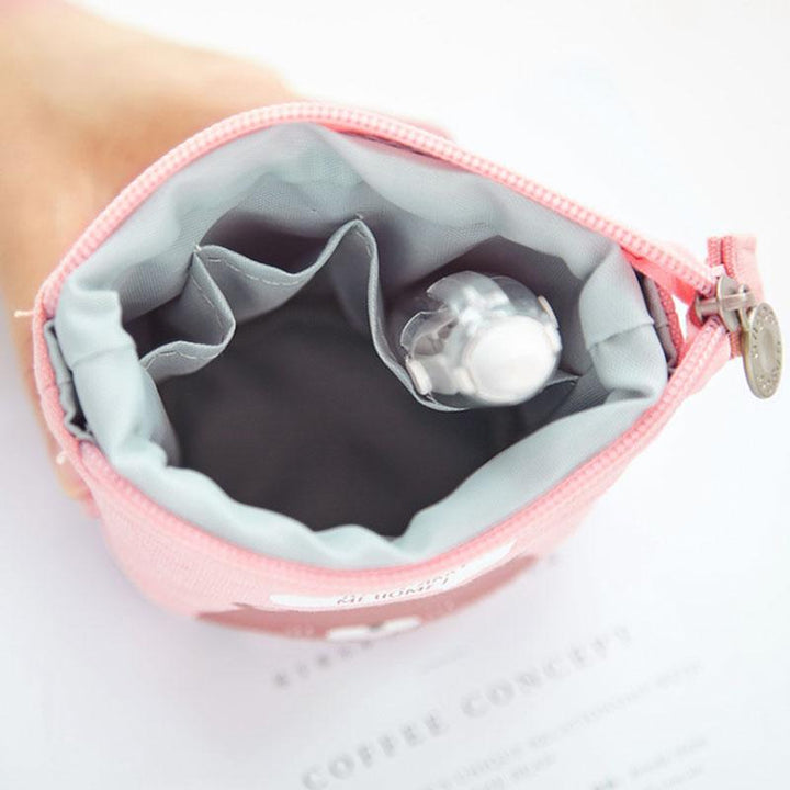 "Charmigt pennfodral med kattmotiv och teleskopfunktion, hållbart canvas och PU-läder, idealiskt för skrivtillbehör."