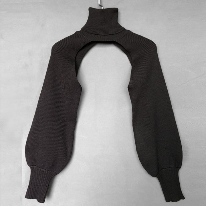 "Coltröja med hög hals och loose bloomer-ärmar, eleganta detaljer för chic look. Perfekt för dammode, olika färgval."