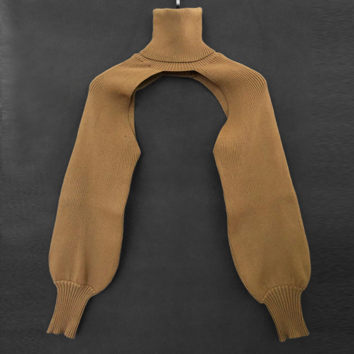 "Coltröja med hög hals och loose bloomer-ärmar, eleganta detaljer för chic look. Perfekt för dammode, olika färgval."