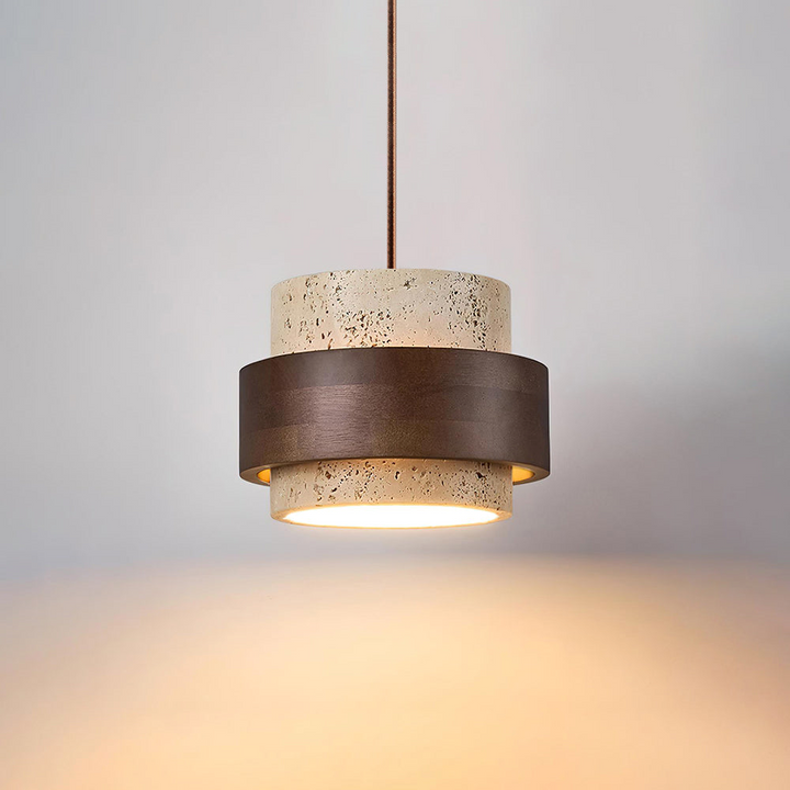 Vardagsrumslampa i travertin och valnötsträ, en stilren designlampa.