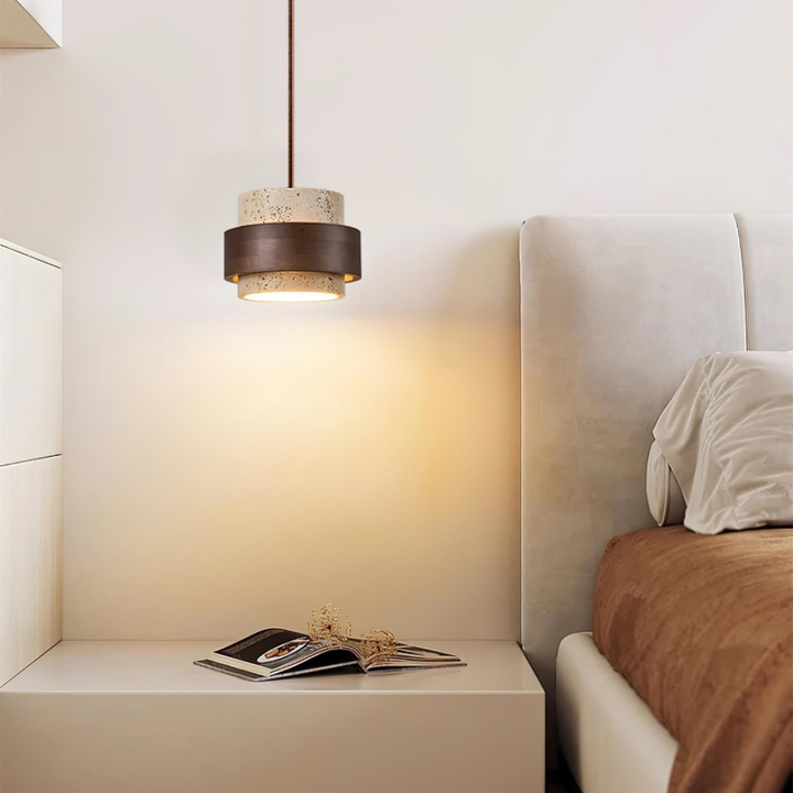 Hänglampa i natursten travertin och valnötsträ, stilren designlampa för hemmet.