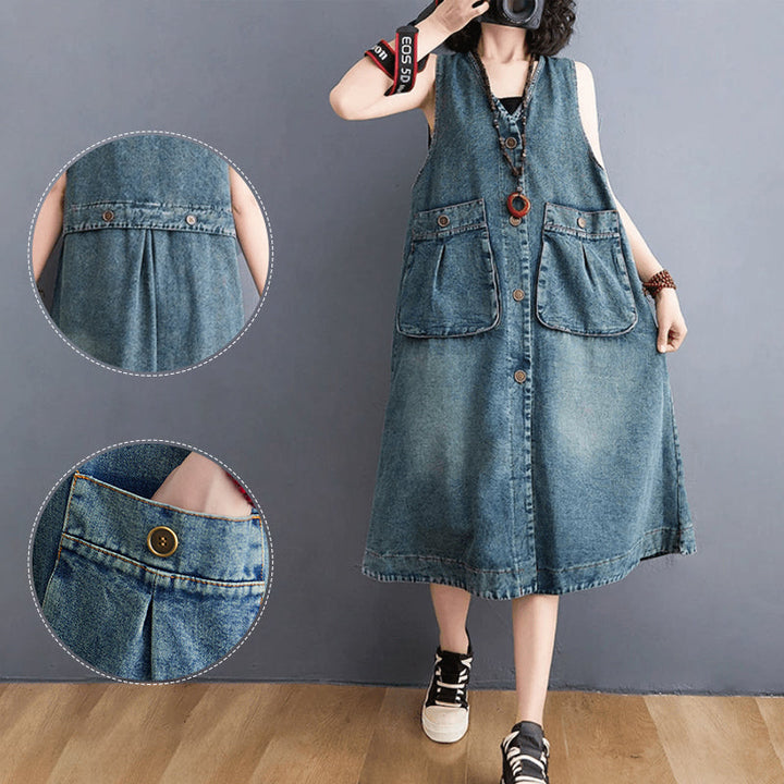 "Dam denim overallklänning med breda axelband och sidfickor, ärmlös design i jeansmaterial för stil och komfort."