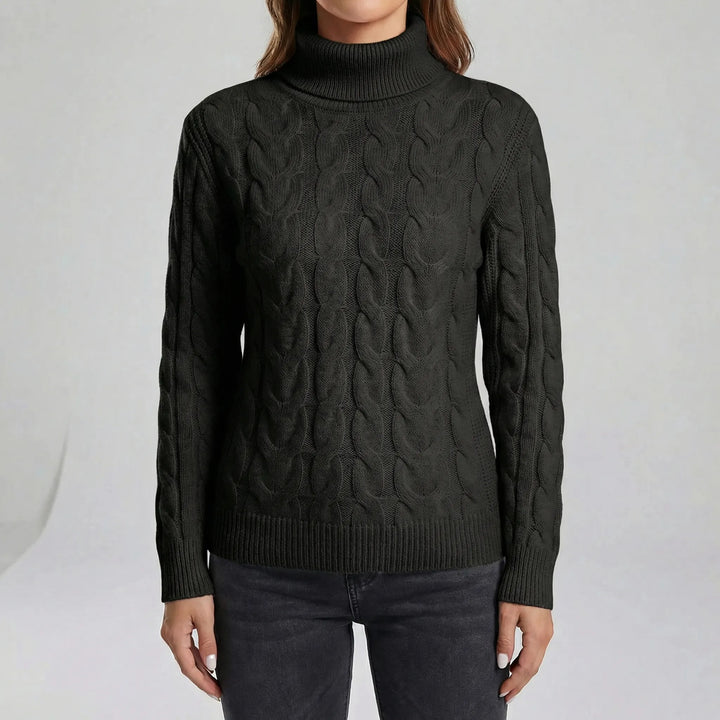 Holly: Elegant figursydd dam polotröja i varm stickning. Idealisk vardagströja.