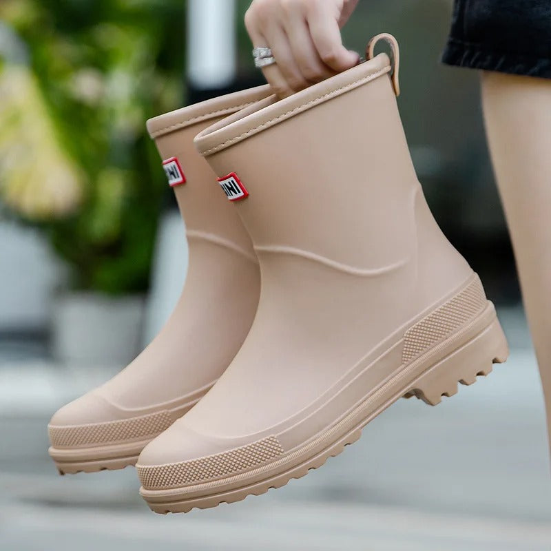 Nya bekväma dam gummistövlar, vattentäta regnstövlar. Perfekta för mode och funktion.