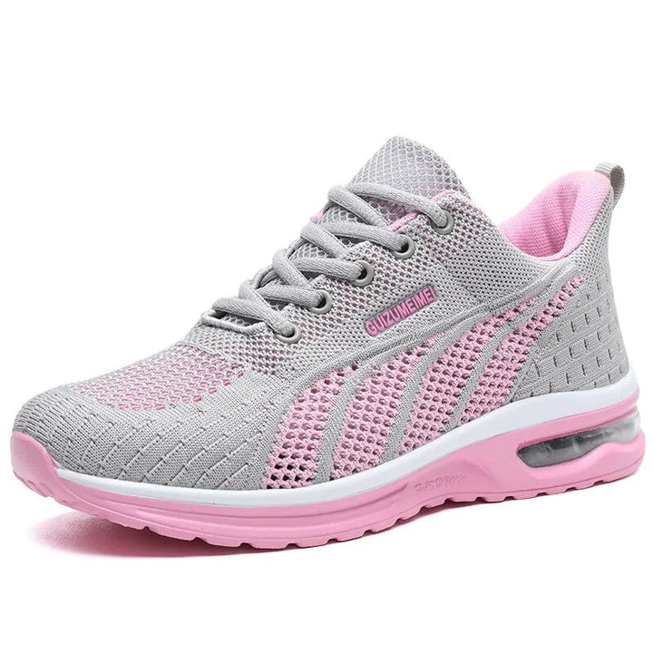 Närbild insida av dam sneaker, lätt vaddering och optimal komfort för vardagsbruk och promenader.