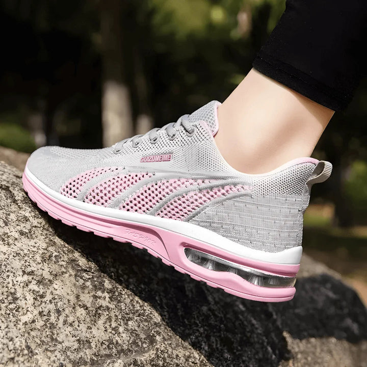 Ett par lätta vadderade dam sneakers, vardagsskor med dämpning för sportig stil och optimal komfort.