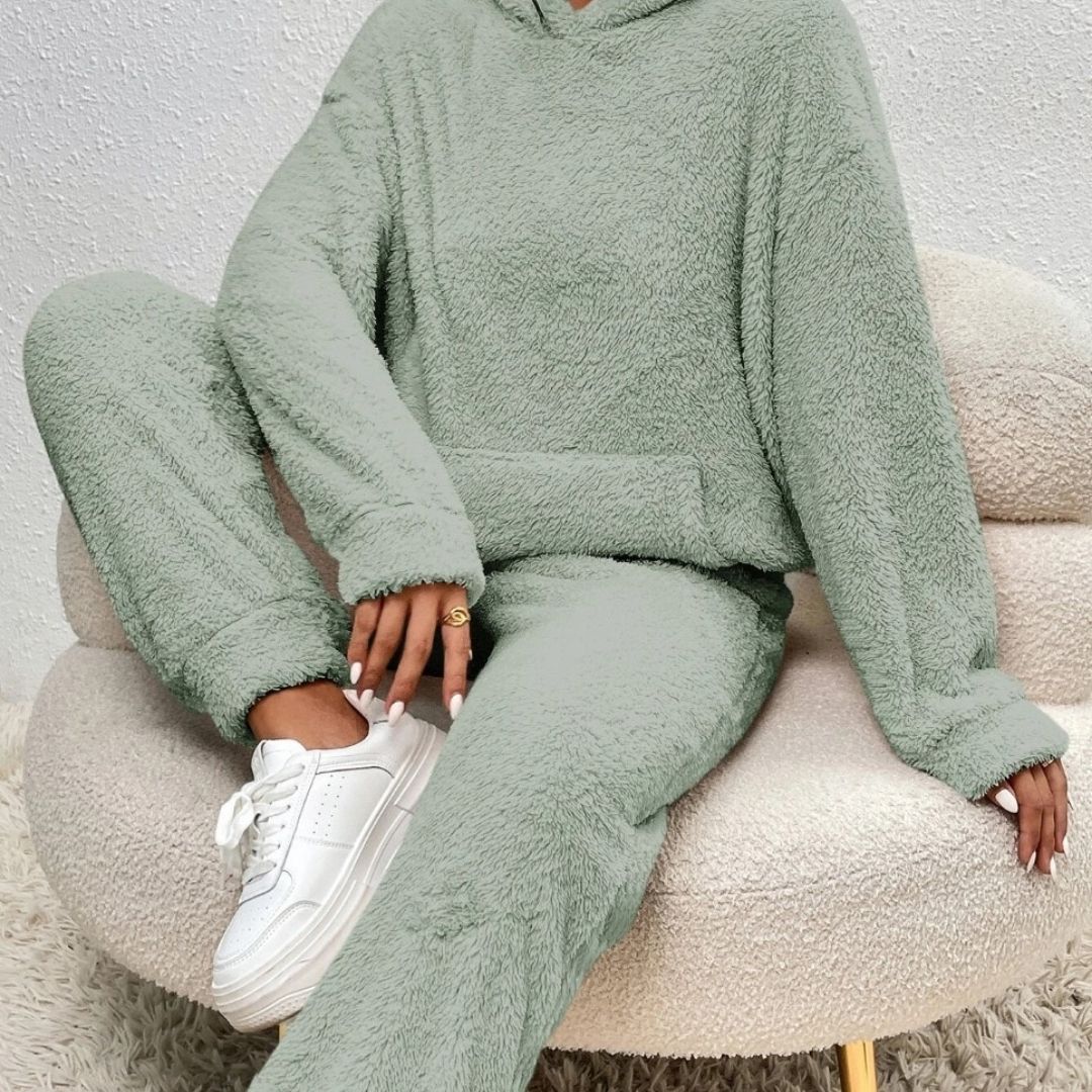 Närbild av textur på dam loungeset, mjukt tyg i vårmode för ultimat komfort.