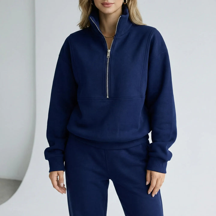 Trendigt dam höst/vinter loungewear set Alexis, stilrent med vid passform. Tvådelat set för moderna kvinnor.
