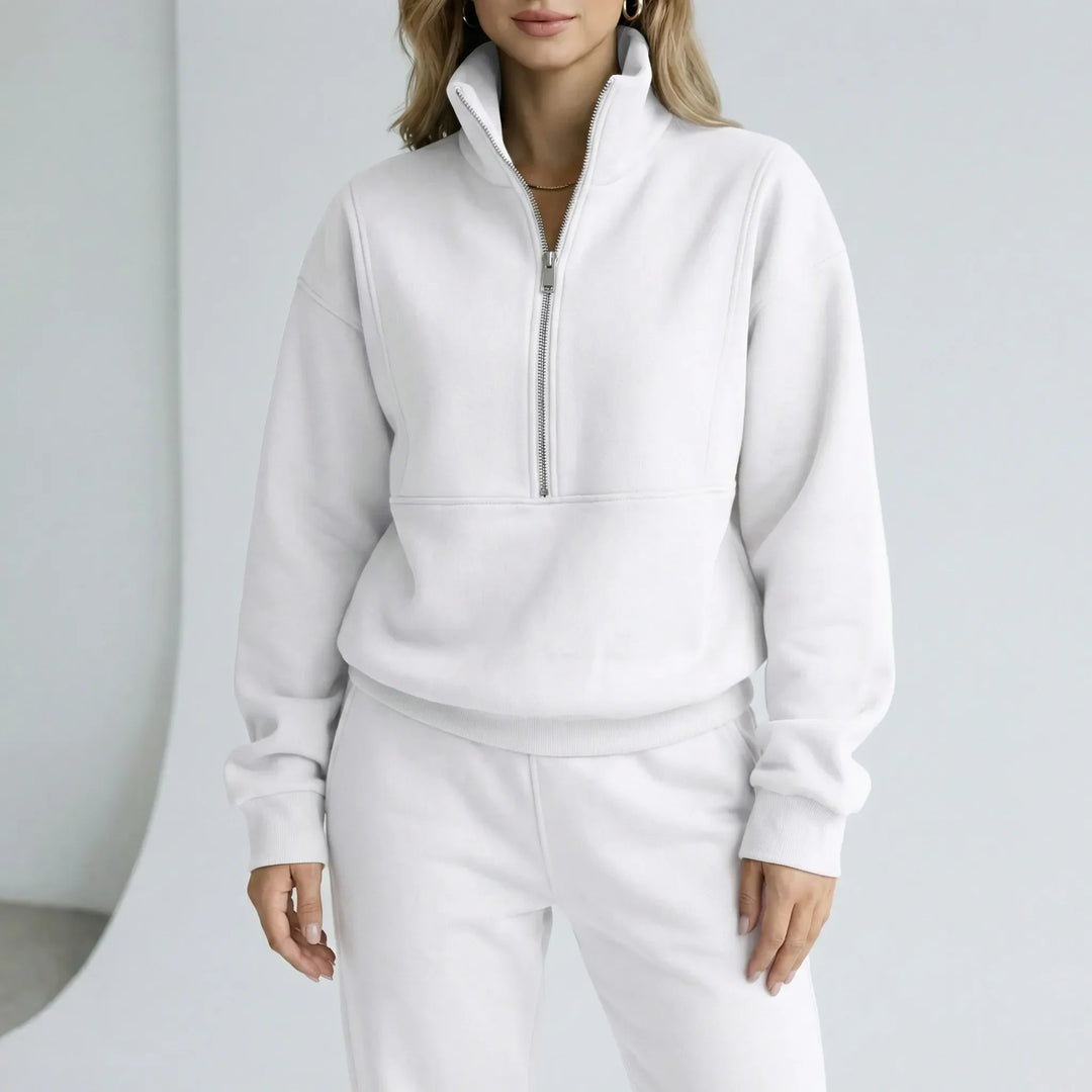 Avslappnat dam loungewear set för hemmakontoret eller fritiden. Tvådelat med vid passform, tröja & byxor.