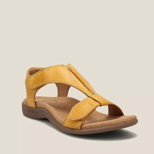 Stilfulla damsandaler med kilklack. Eleganta sommarskor med fotriktig design och mjuk komfortsula.
