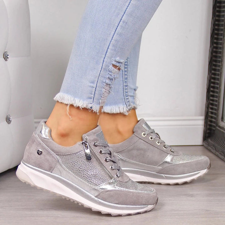 Eleganta ortopediska damsneakers med dragkedja. Maximerad fotkomfort och lämpliga som vardagsskor.