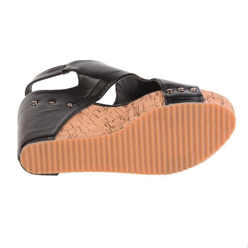"Dam sandaler med kilklack, casual stil i svart, beige och brun; eleganta detaljer och stabil 8 cm klack."