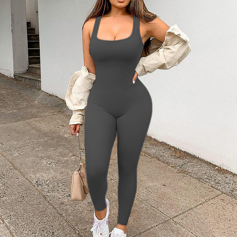 "Dam slim fit ribbad jumpsuit i polyester, ärmlös, smickrande silhuett, chic sommarstil, moderiktig overall."
