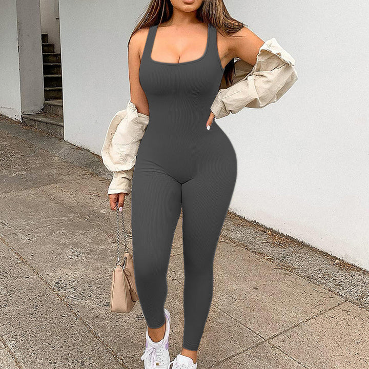 "Dam slim fit ribbad jumpsuit i polyester, ärmlös, smickrande silhuett, chic sommarstil, moderiktig overall."