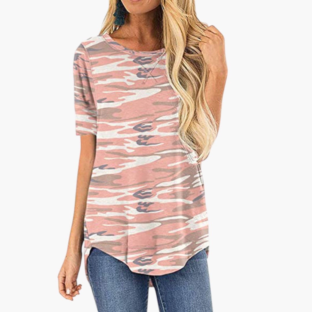 Dam t-shirt med abstrakt mönster, rund hals. En stilren och kortärmad topp för casual tillfällen.